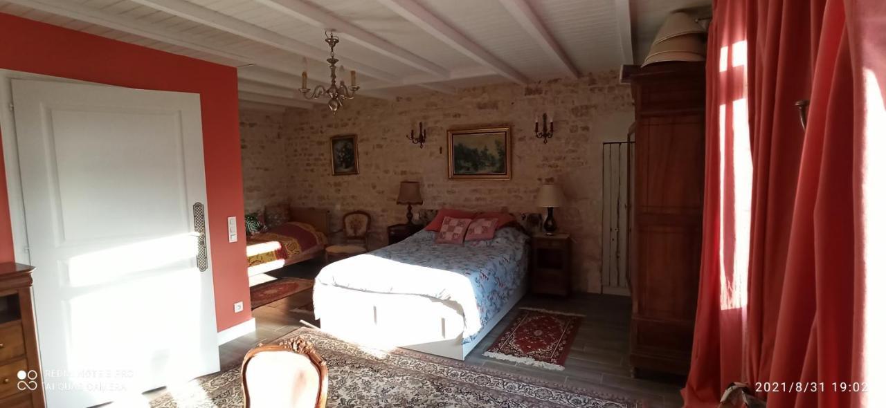 Chez Marek Et Urszula Bed and Breakfast Le Langon Εξωτερικό φωτογραφία